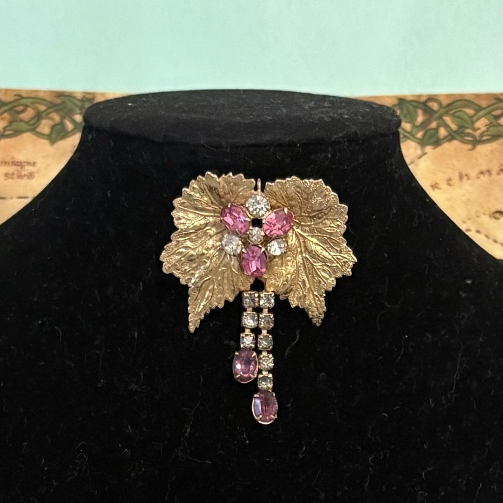 Mid century scitarelli brooch with pink and clear rhinestones